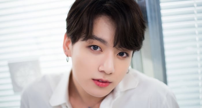 Khám phá vẻ đẹp cuốn hút trong nụ cười của Jungkook