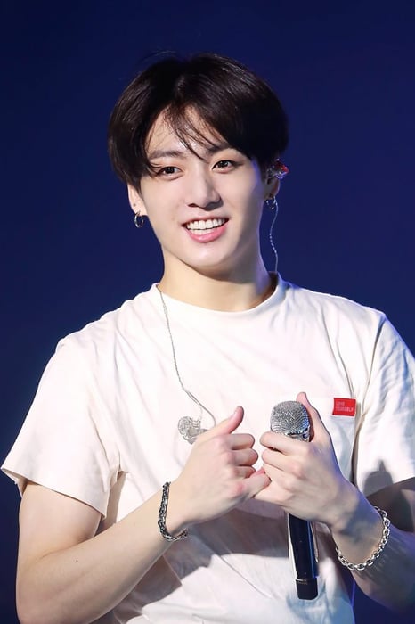 Khám phá vẻ đẹp cuốn hút trong nụ cười của Jungkook