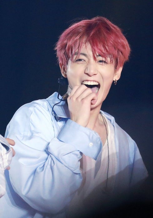 Khám phá vẻ đẹp cuốn hút trong nụ cười của Jungkook